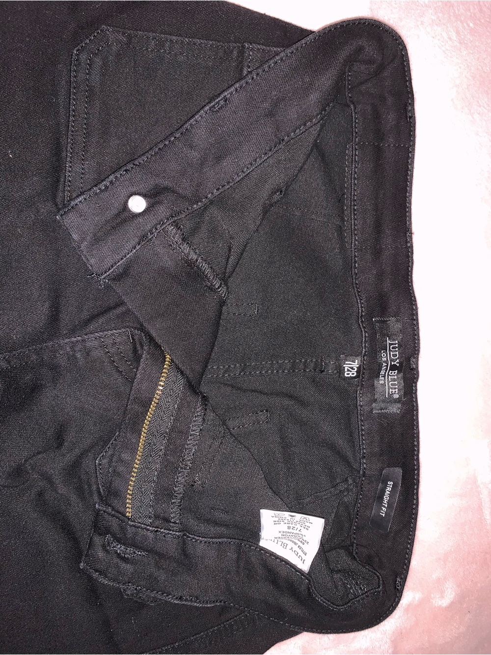 Judy Blue women’s Black Straight Jeans c with square front and back pockets